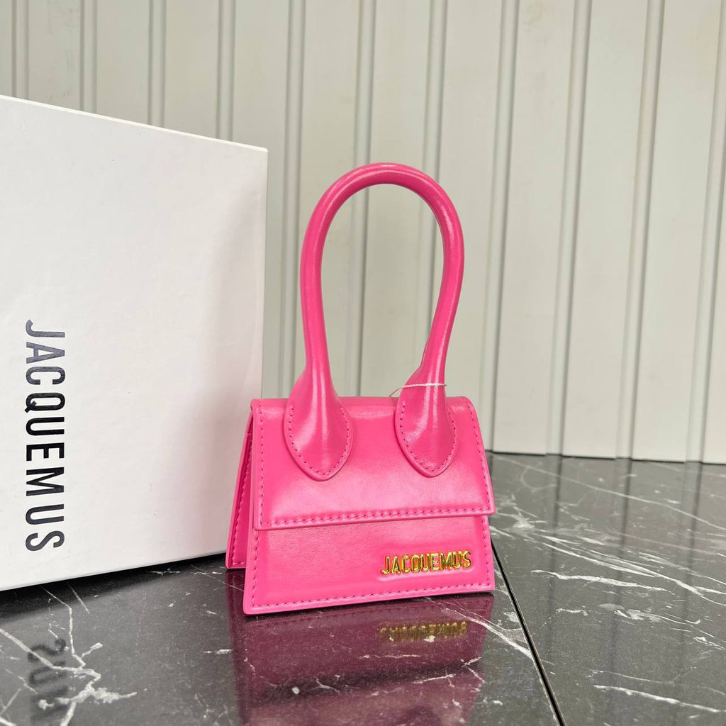 Jacquemus Chiguito Bag Nano

13x10 cm
5736-5 
💥Sale💥
