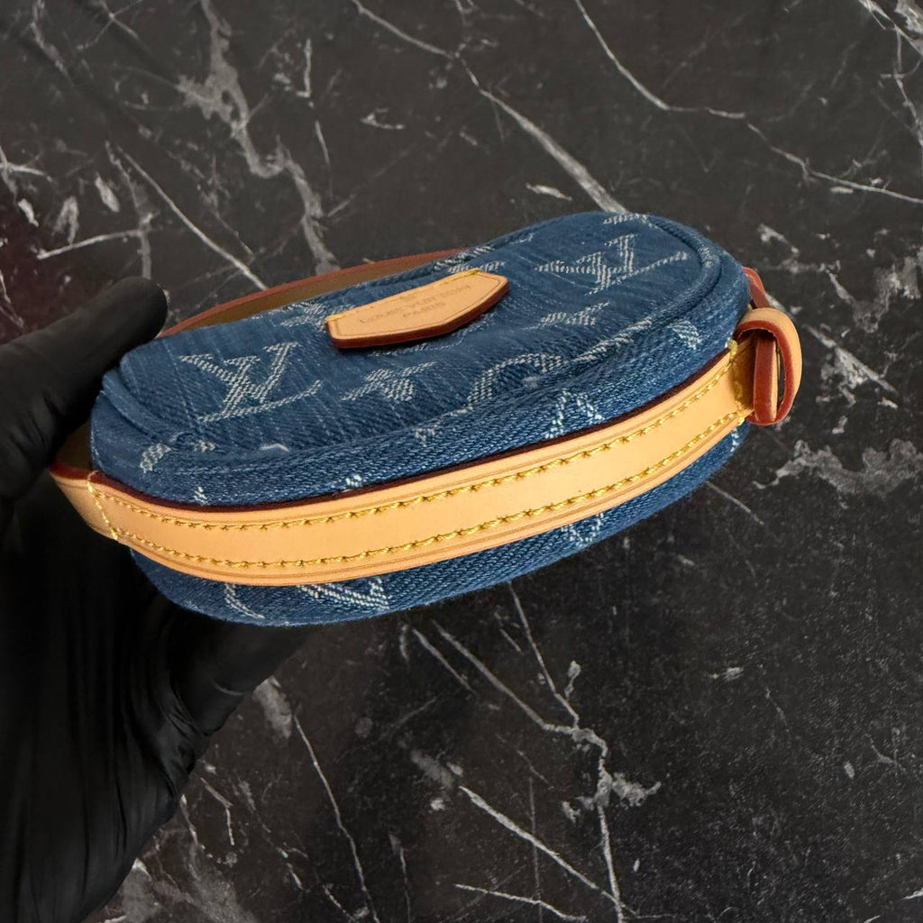 Louis Vuitton Croissant Denim

5785-19
