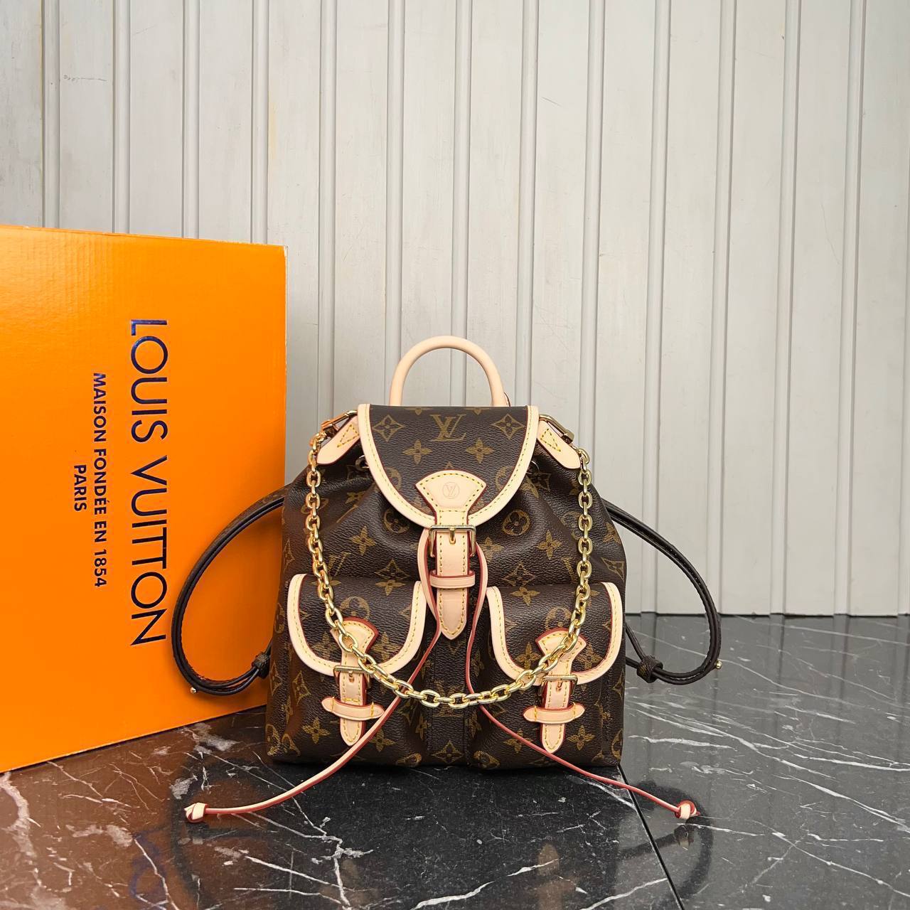 Louis Vuitton Excursion PM Backpack

6448