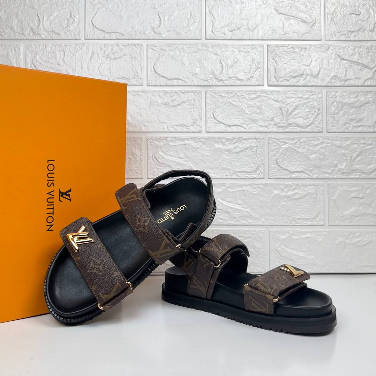 Louis Vuitton Paseo Flat Comfort Sandal

211101 ⭐️