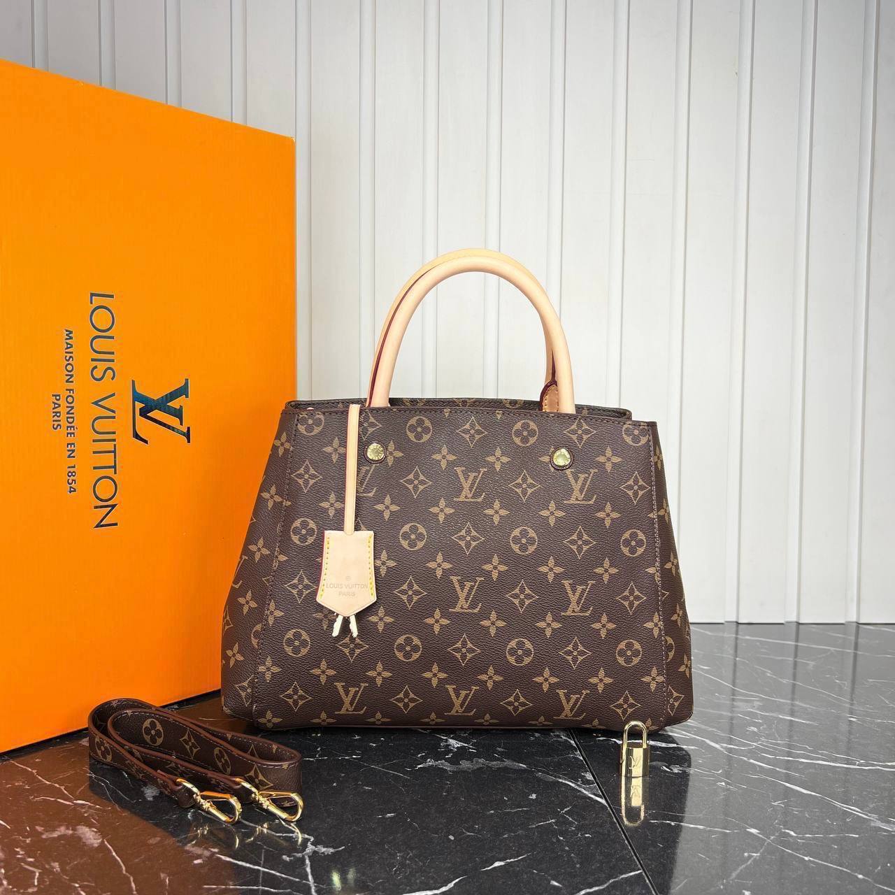 Louis Vuitton Montaigne Bag Medium 

529