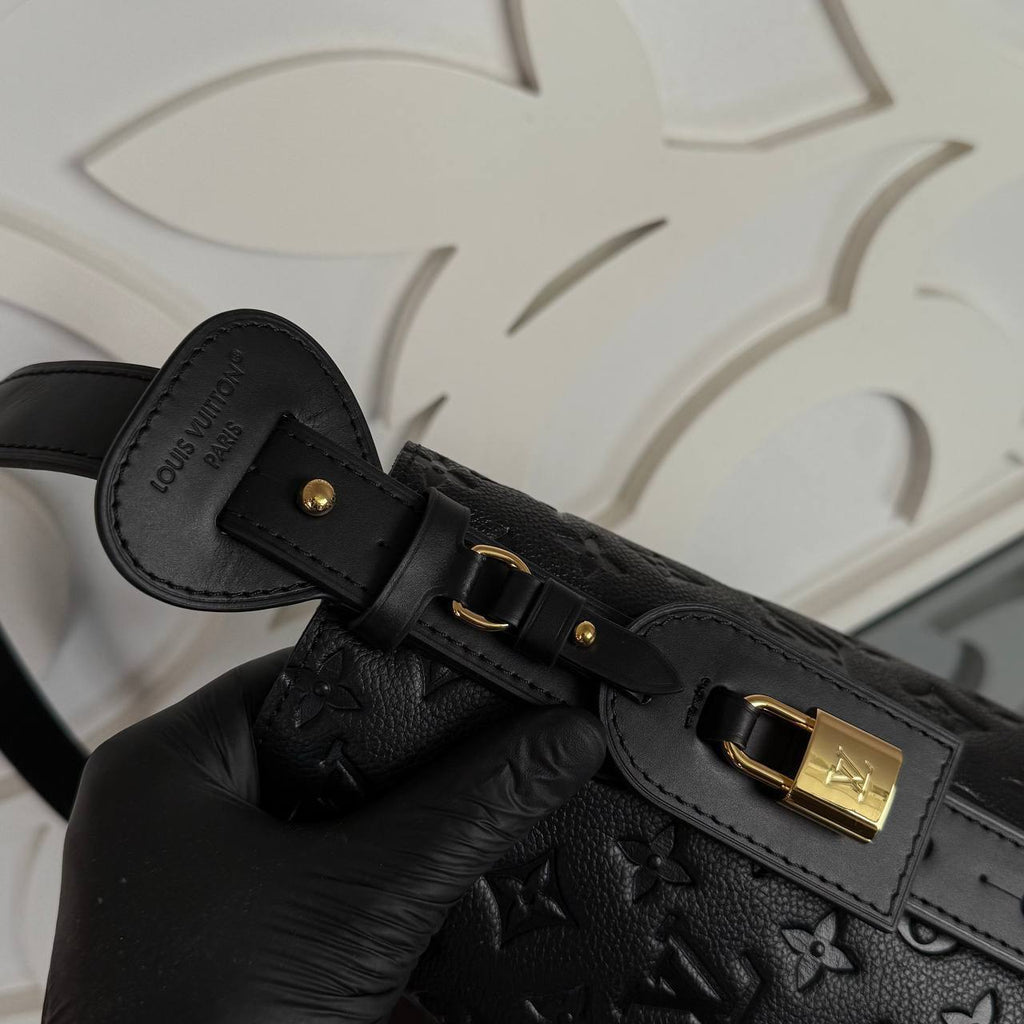 Louis Vuitton All In GM

910007 ⭐️