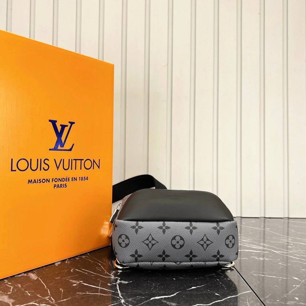 Louis Vuitton Avenue Sling Bag 

642-3