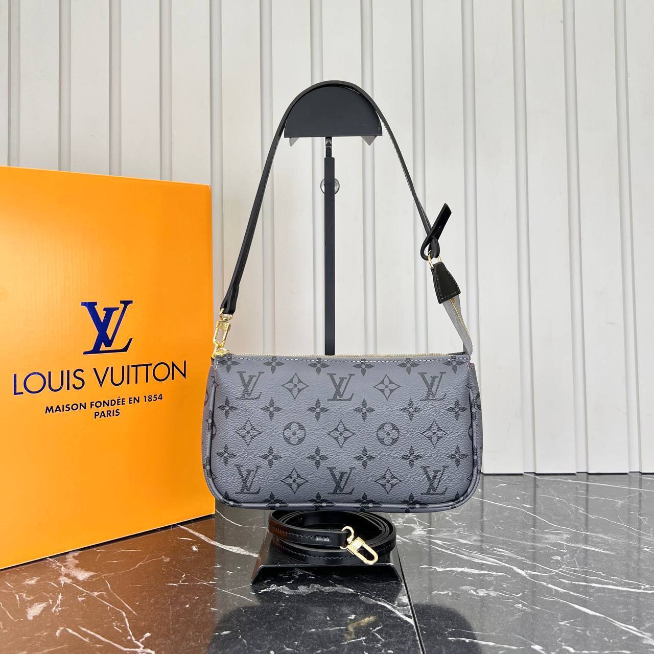 Louis Vuitton Pochette Small 

272 ⭐️