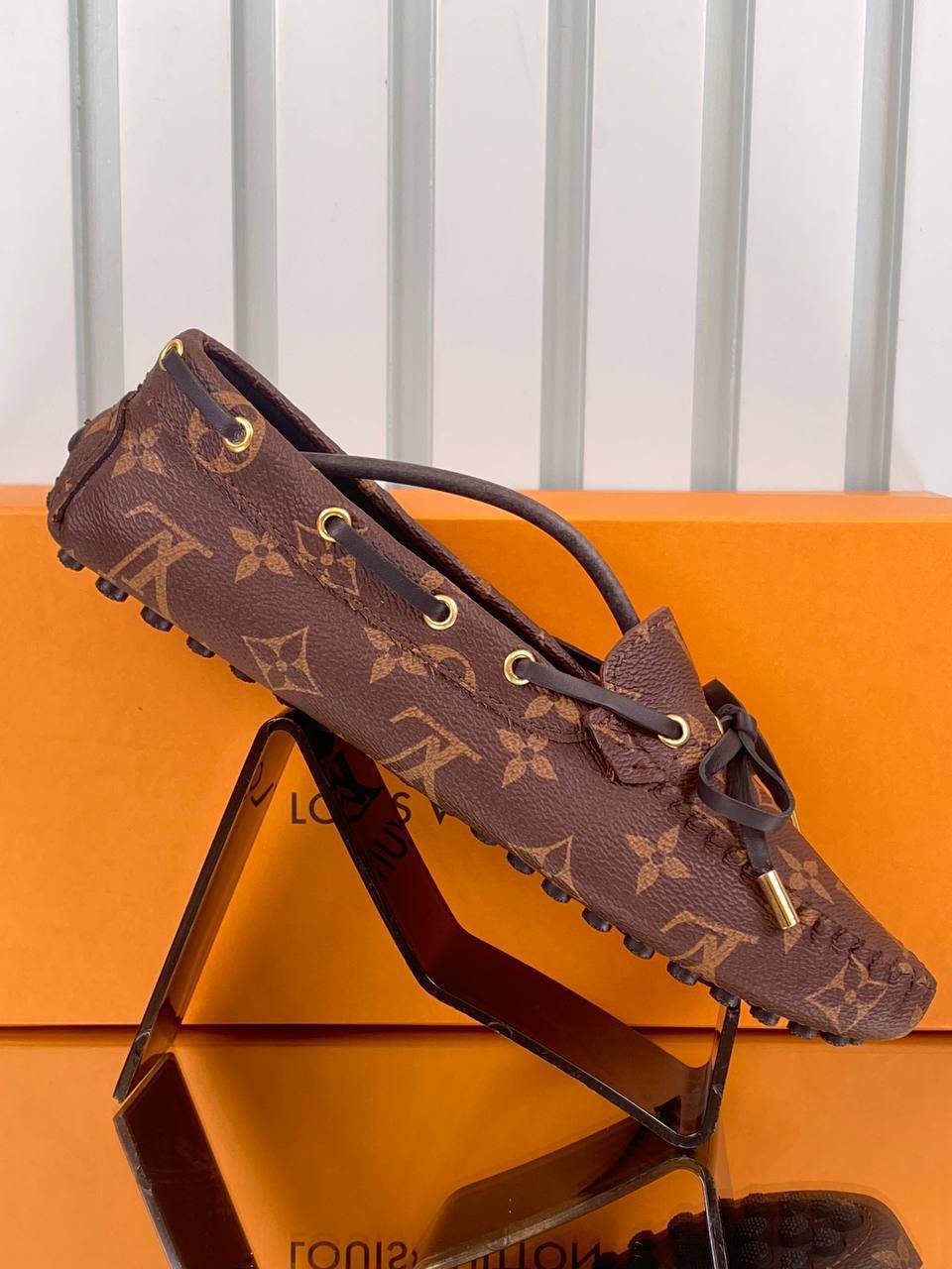 Louis Vuitton Makosen 
Hakiki Deri

2035