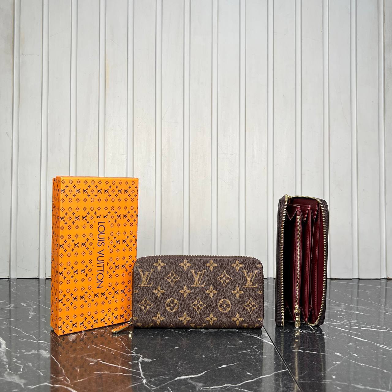 Louis Vuitton Zippy Wallet 

20x10 cm 
28.B ⭐️