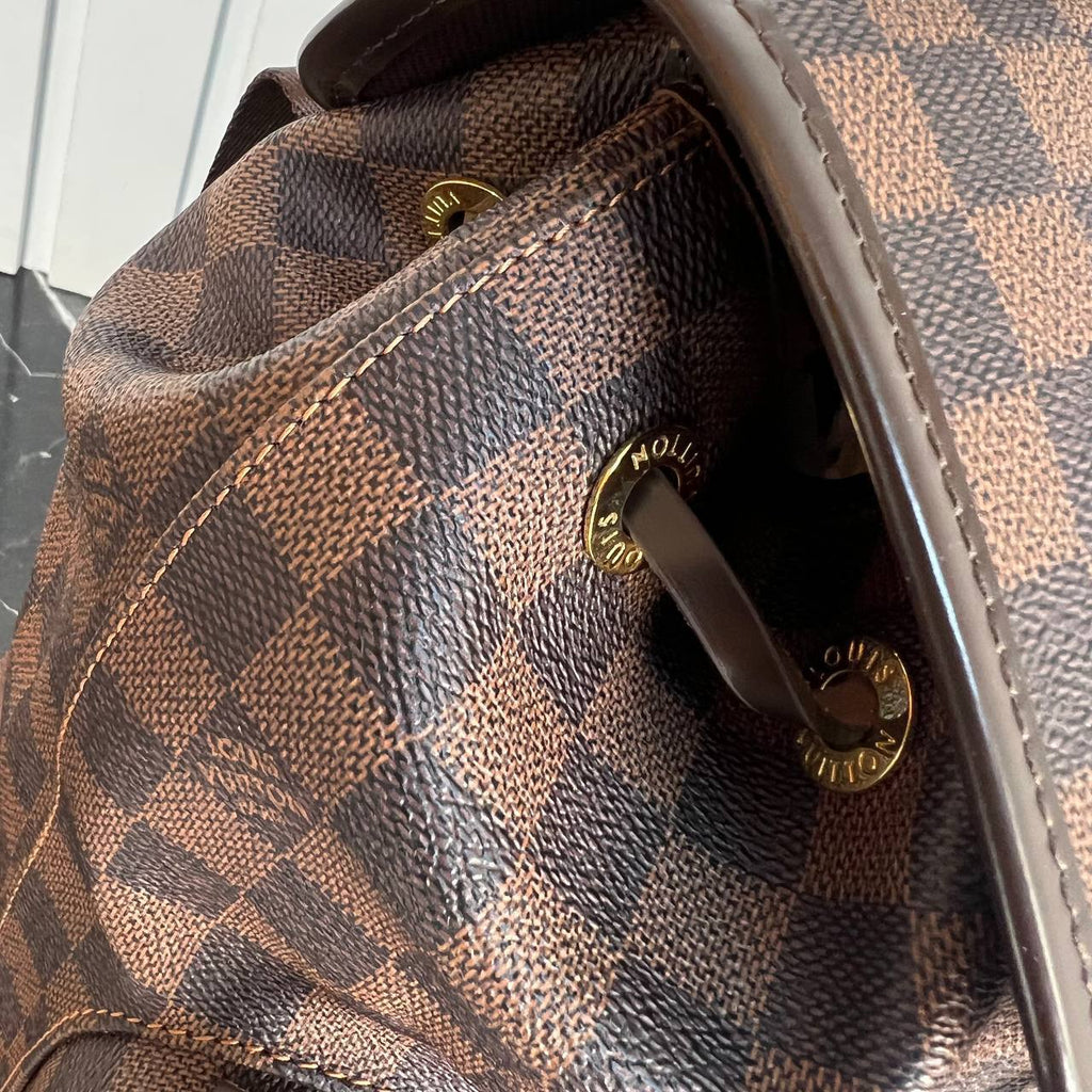 Louis Vuitton Bosporush Backpack 

1102