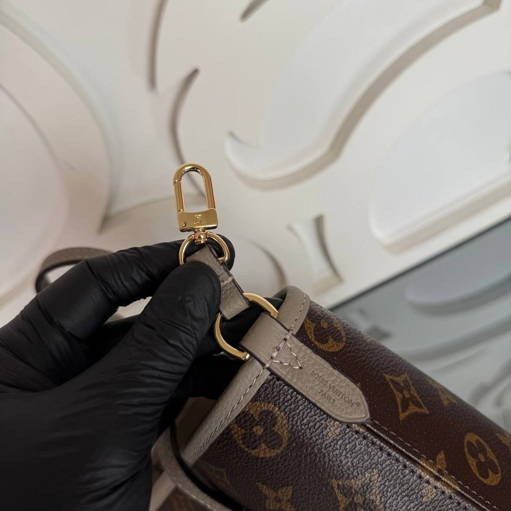 Louis Vuitton Neverfull Bandouliere Inside Out BB
Big size 42x28
19x16 cm small size 
210005 ⭐️