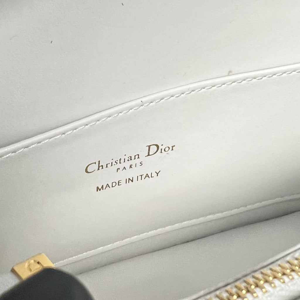 Christian Dior Miss Dior Flap Bag

21.5x11.5 cm
6711 ⭐️