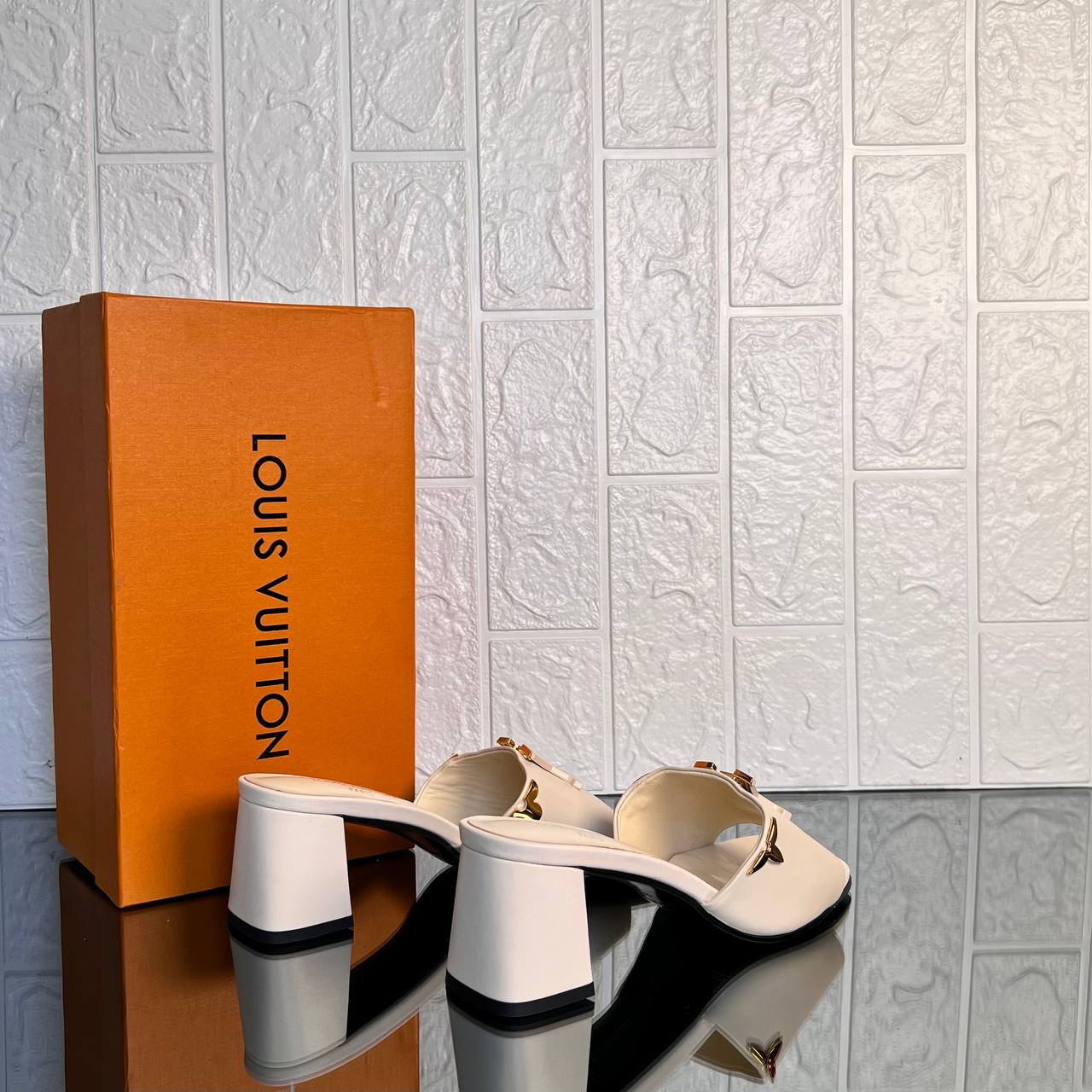 Louis Vuitton Mare Mule 8cm

911237 ⭐️