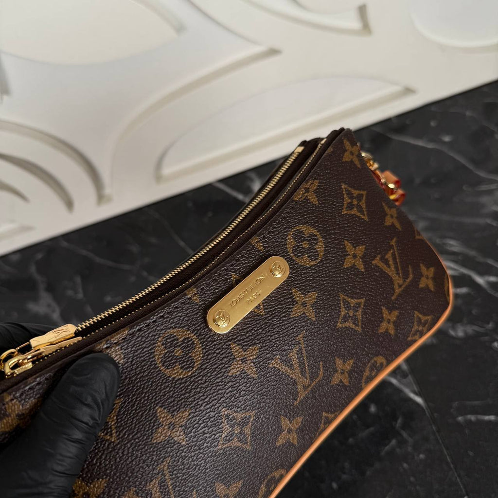 Louis Vuitton Liv Pochette

210076 ⭐️