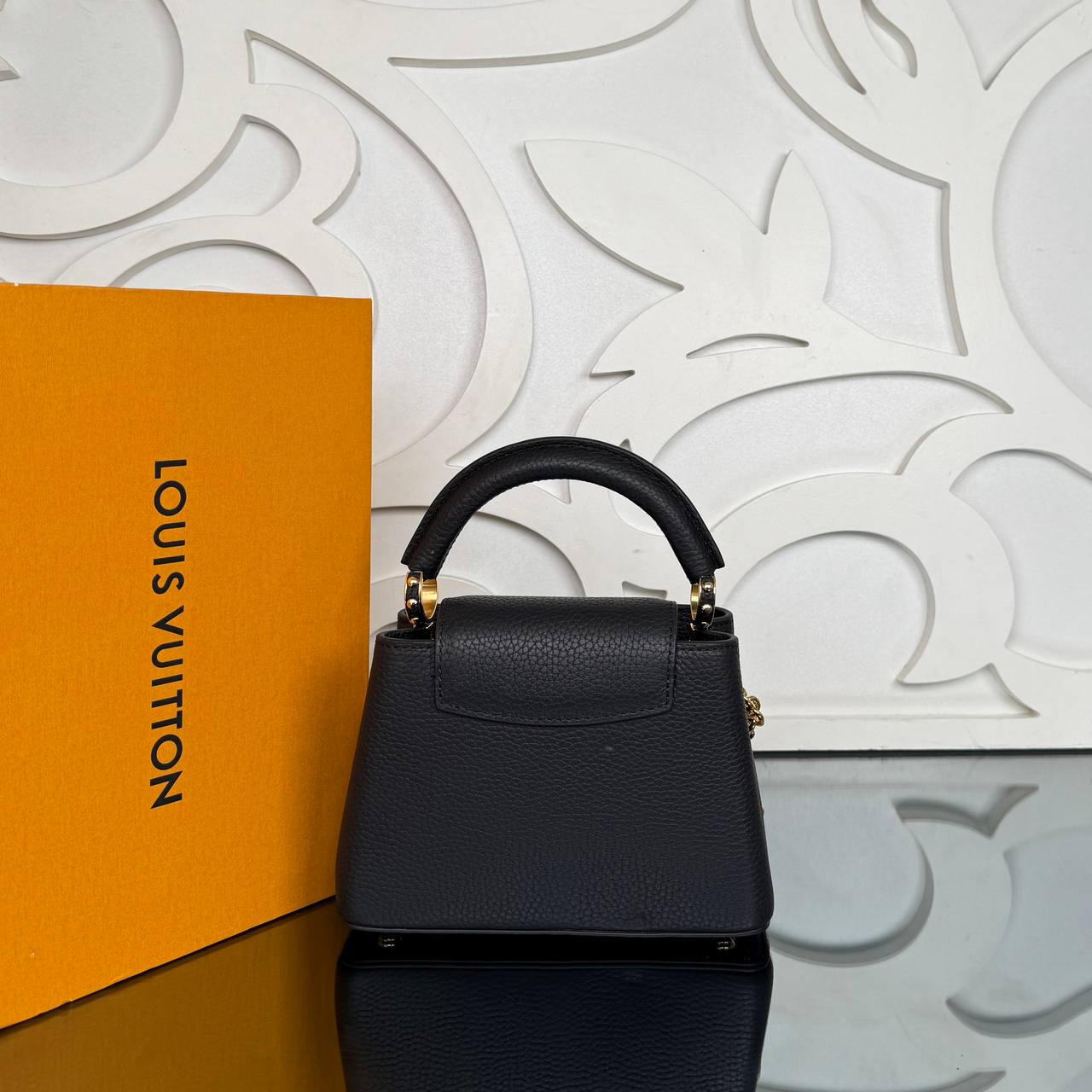 Louis Vuitton LV x TM Capucines Mini

910334 ⭐️