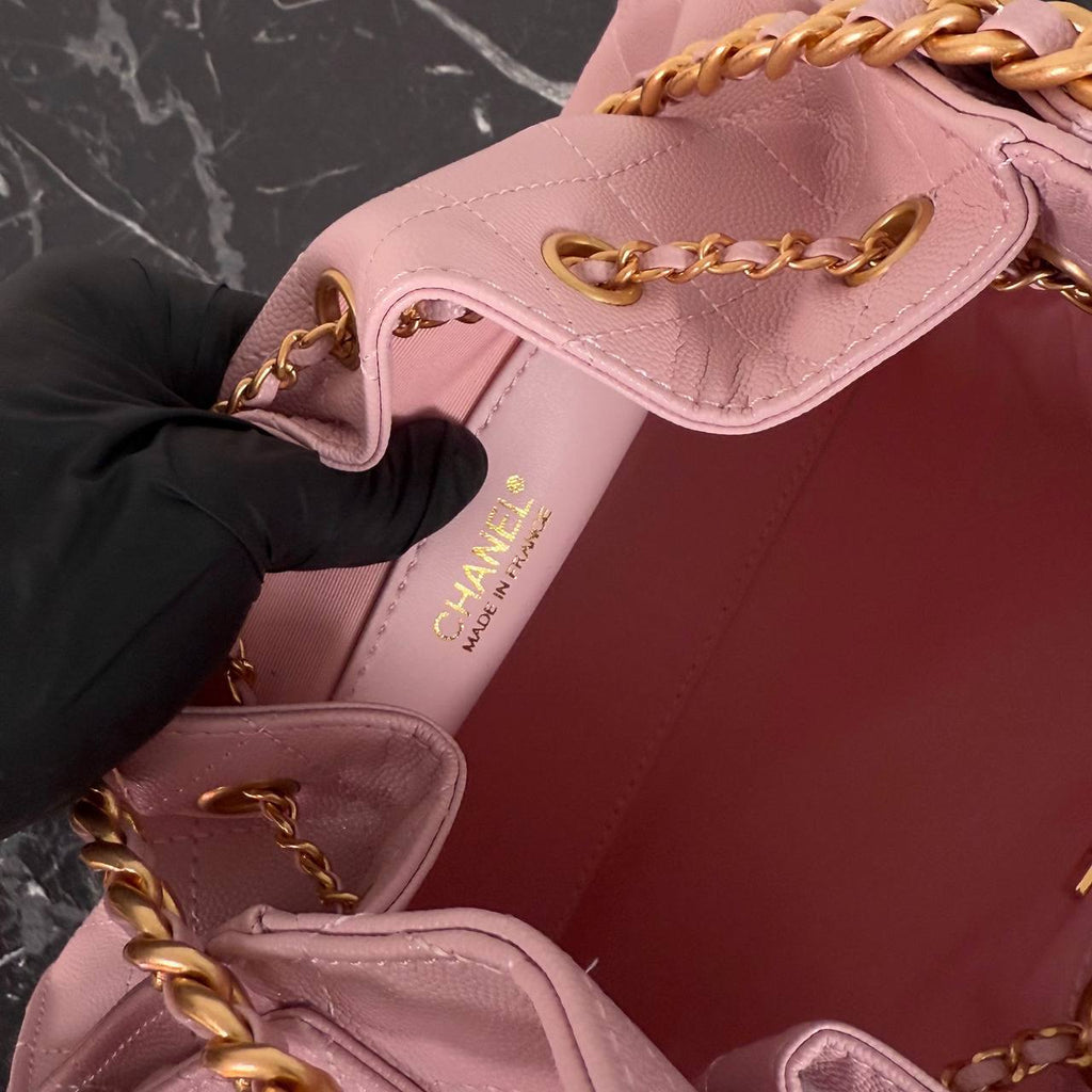 Chanel 25 Small Handbag

29x19 cm
910139 ⭐️