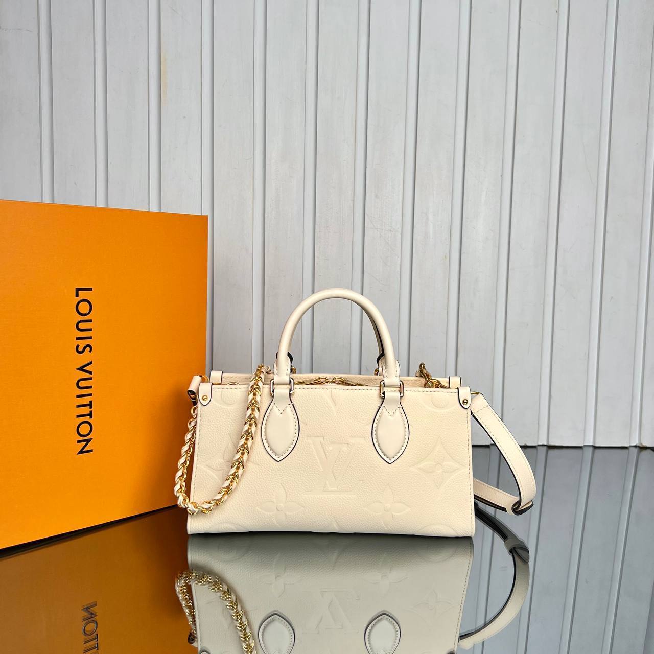 Louis Vuitton OnTheGo East West

5749-1 ⭐️
