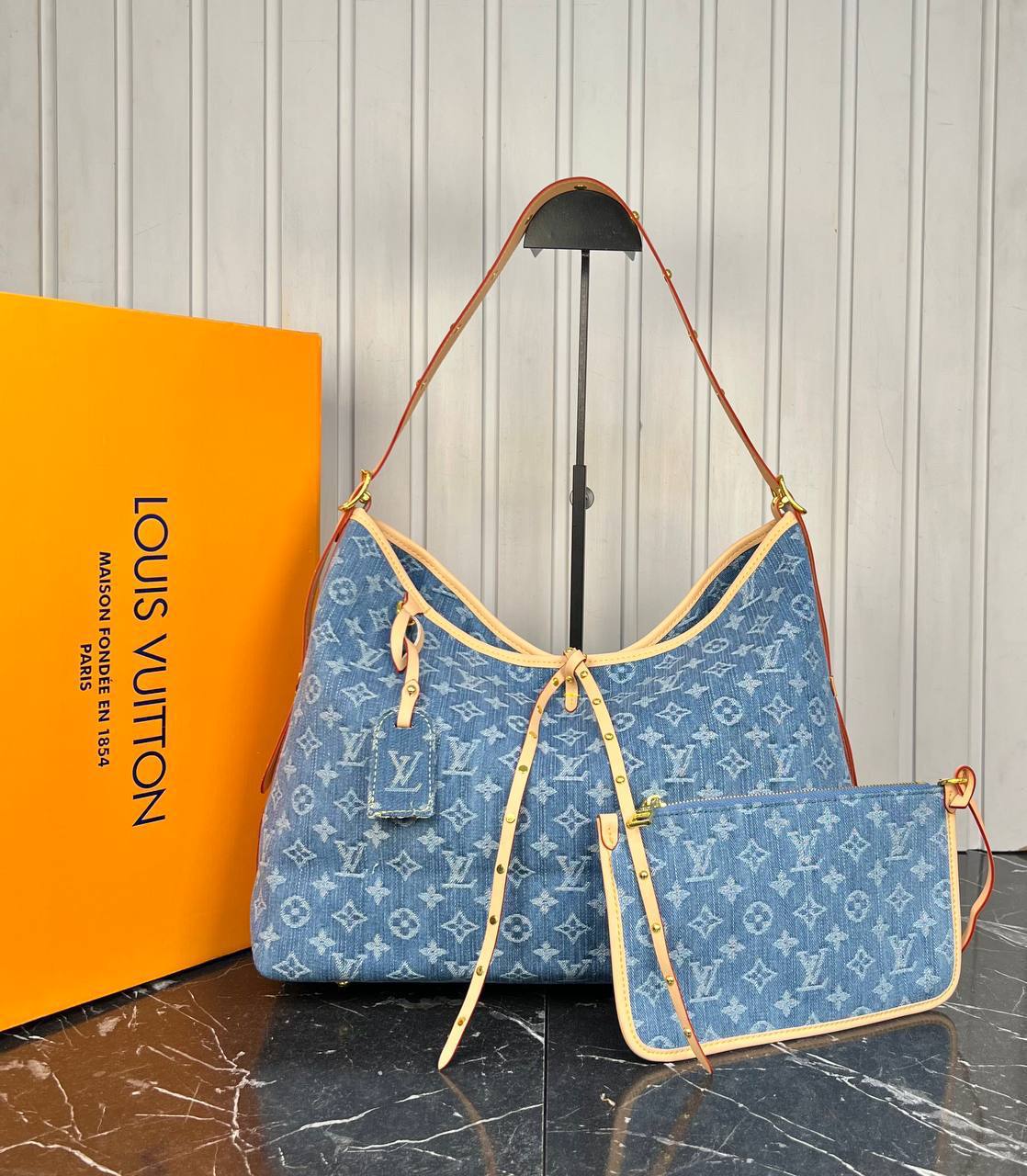 Louis Vuitton CarryAll MM Denim

5980-1