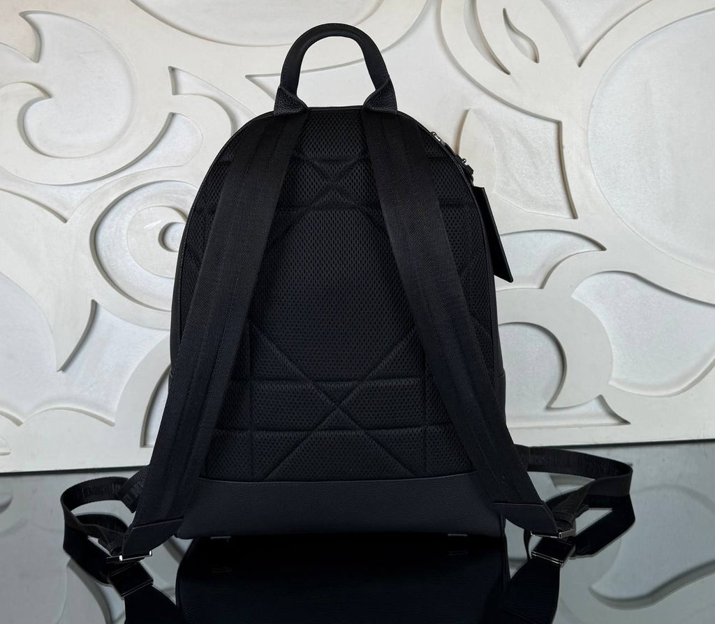 Christian Dior CD Icon Backpack 

30x34 cm
910515 ⭐️