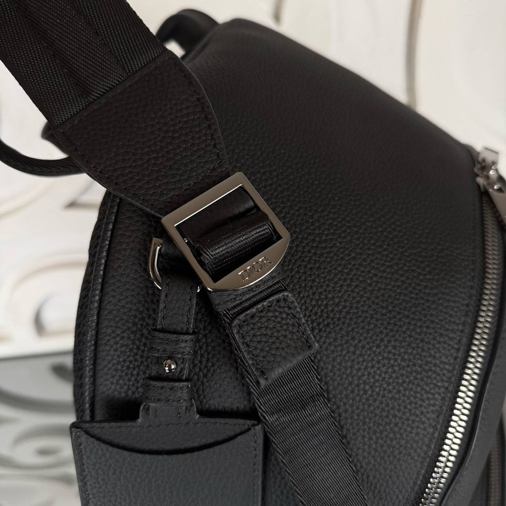 Christian Dior CD Icon Backpack 

30x34 cm
910515 ⭐️